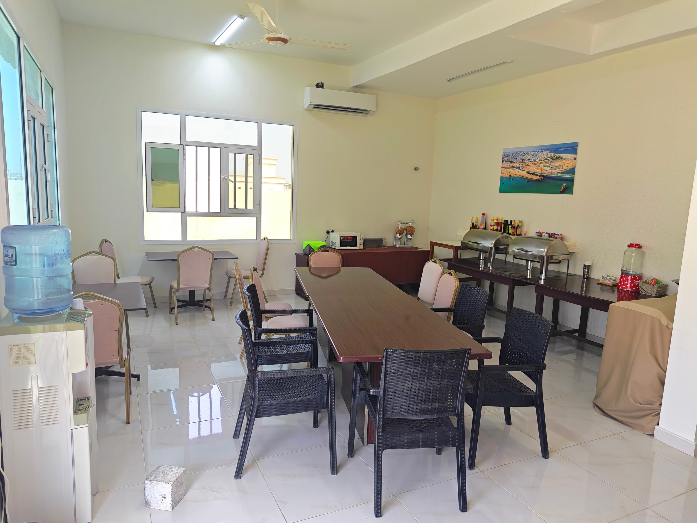 Dining room with breakfast buffet